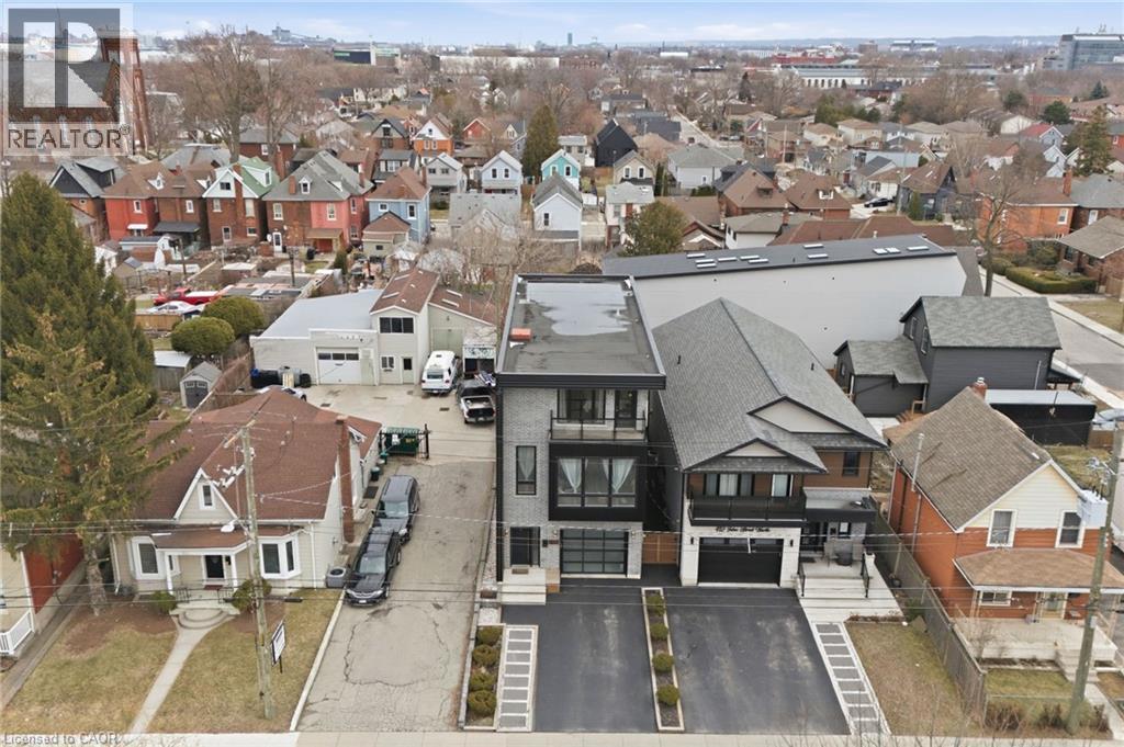 414 John Street N, Hamilton, ON - Outdoor