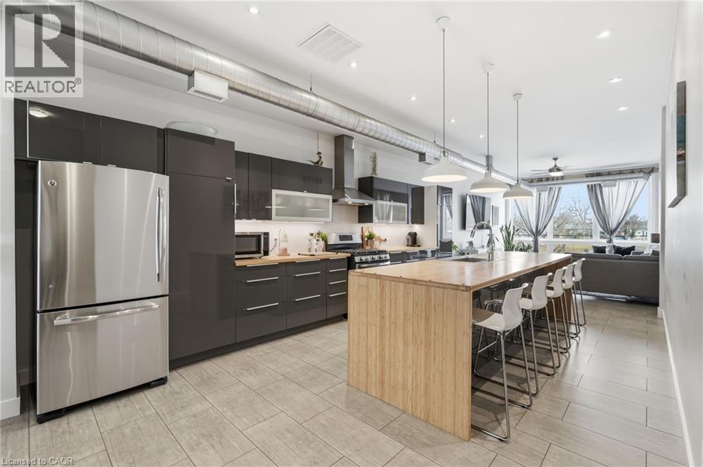 414 John Street N, Hamilton, ON - Indoor Photo Showing Kitchen With Upgraded Kitchen