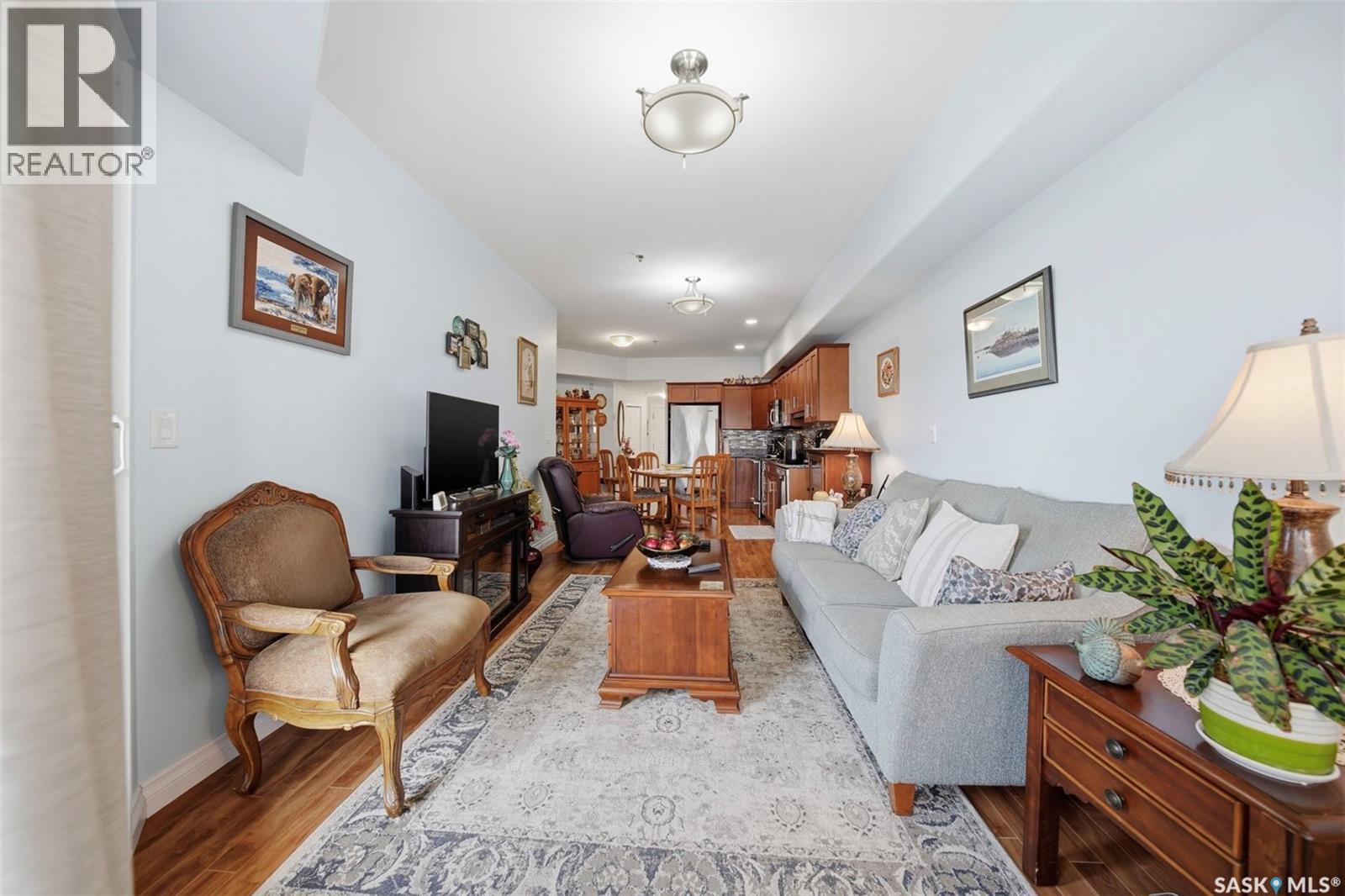205 412 Willowgrove Square, Saskatoon, SK - Indoor Photo Showing Living Room