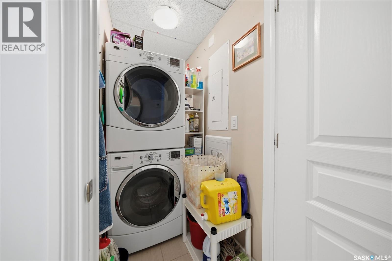 205 412 Willowgrove Square, Saskatoon, SK - Indoor Photo Showing Laundry Room