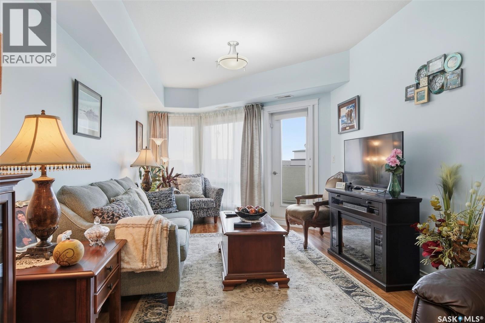 205 412 Willowgrove Square, Saskatoon, SK - Indoor Photo Showing Living Room