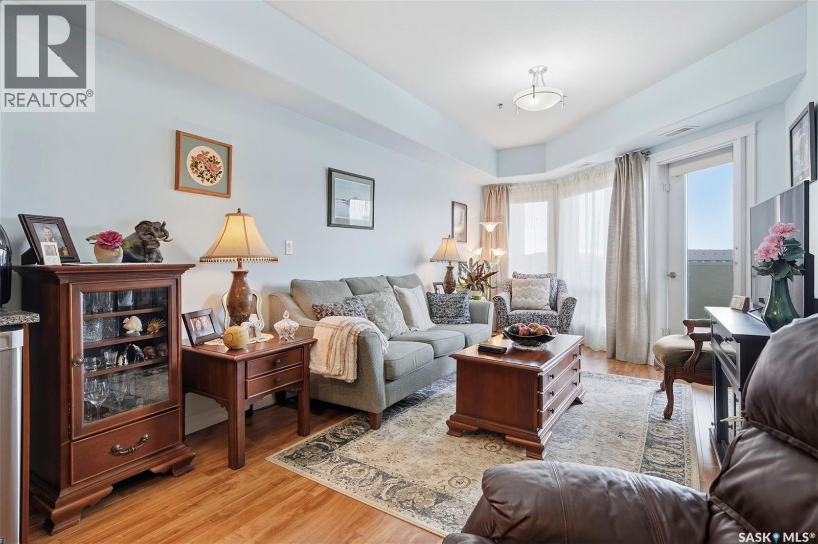 205 412 Willowgrove Square, Saskatoon, SK - Indoor Photo Showing Living Room