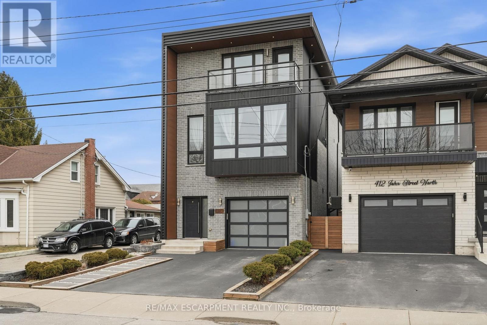 414 John Street, Hamilton, ON - Outdoor With Facade