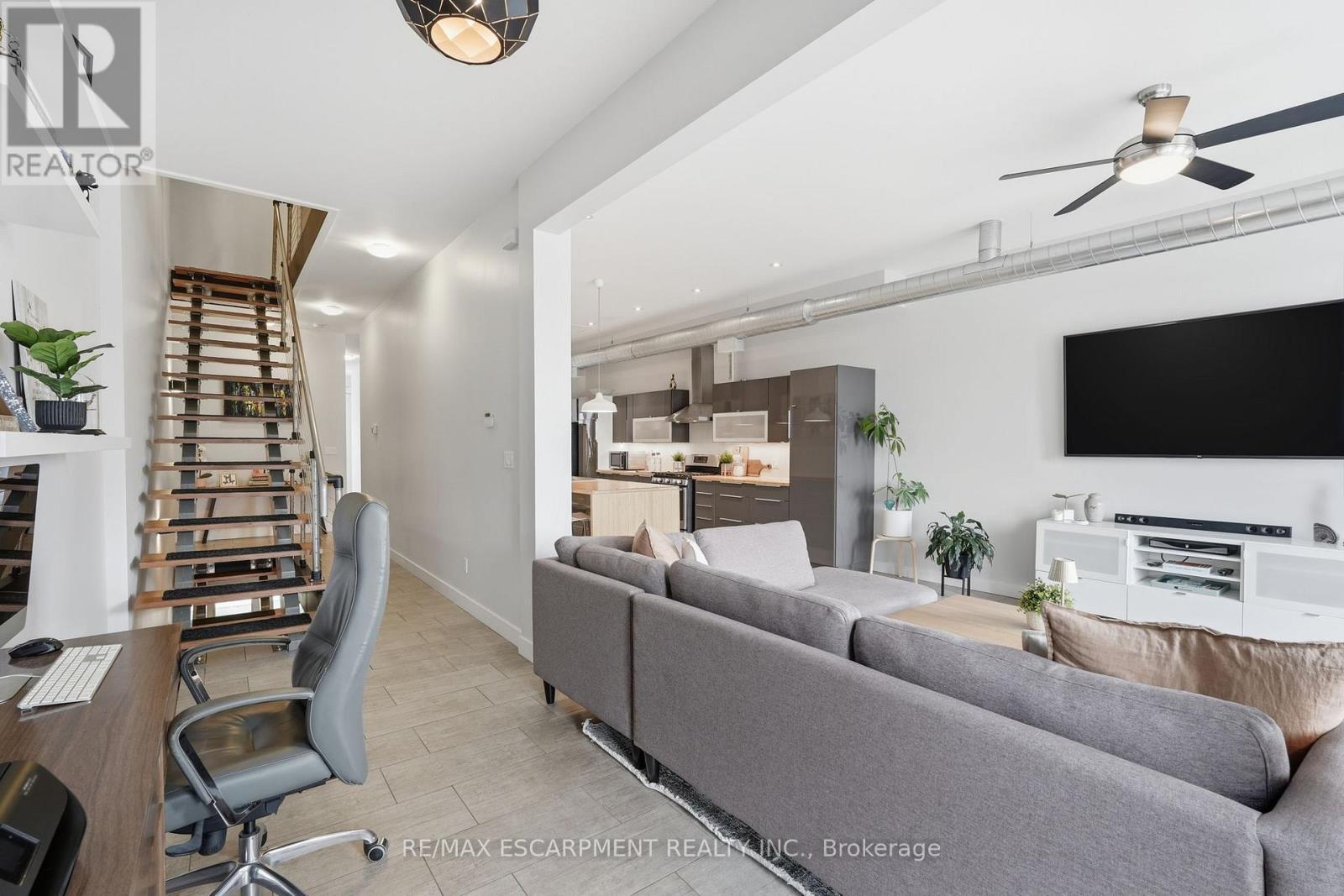 414 John Street, Hamilton, ON - Indoor