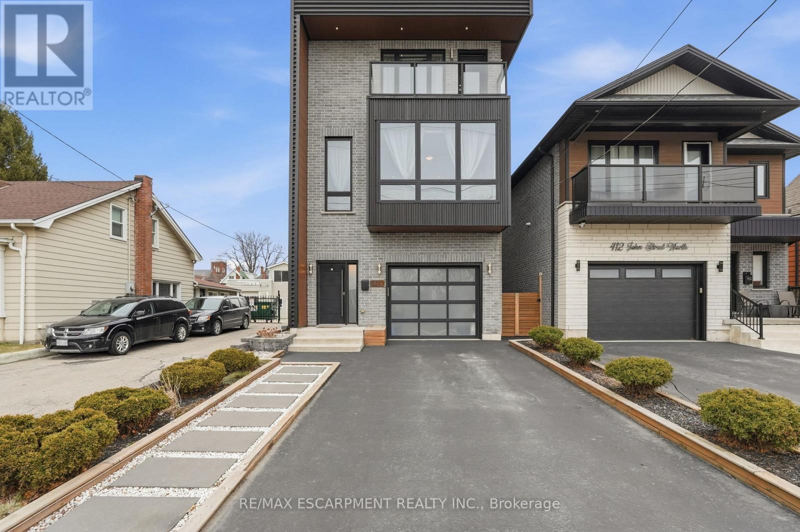 414 John Street, Hamilton, ON - Outdoor With Facade