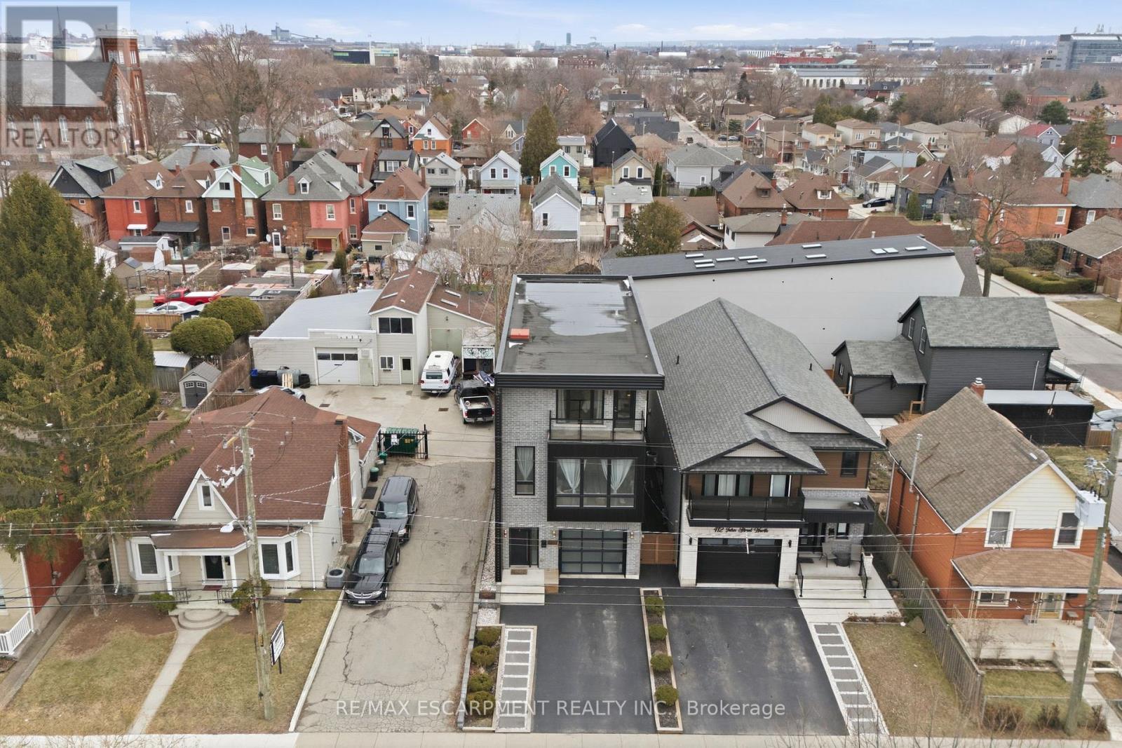 414 John Street, Hamilton, ON - Outdoor With Facade