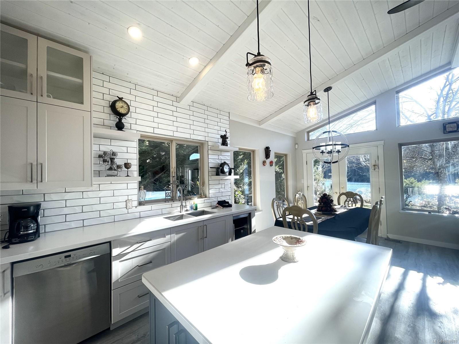4712 Shell Beach Rd, Ladysmith, BC