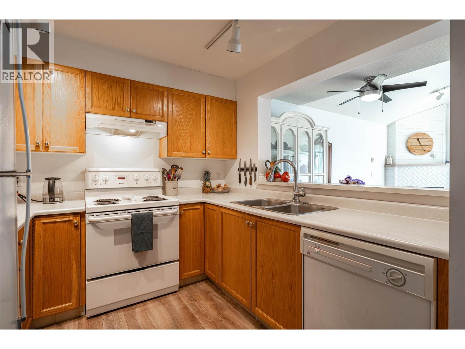 3320 Centennial Drive Unit# 403, Vernon, BC - Indoor Photo Showing Kitchen With Double Sink