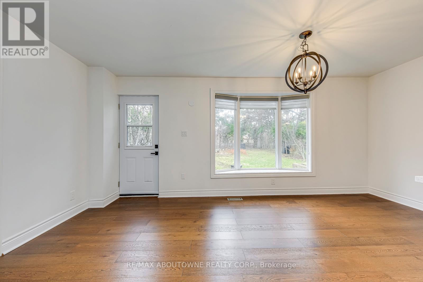 2565 Windjammer Road, Mississauga, ON - Indoor Photo Showing Other Room