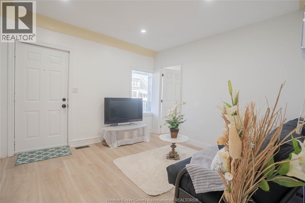 1345 Henry Ford, Windsor, ON - Indoor