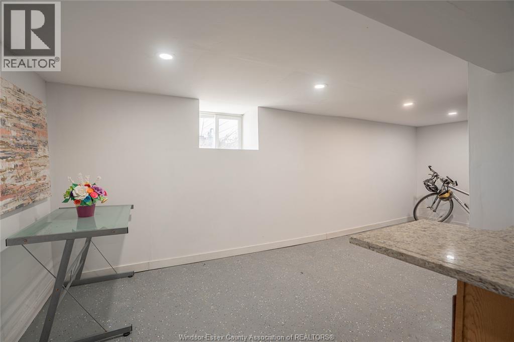 1345 Henry Ford, Windsor, ON - Indoor