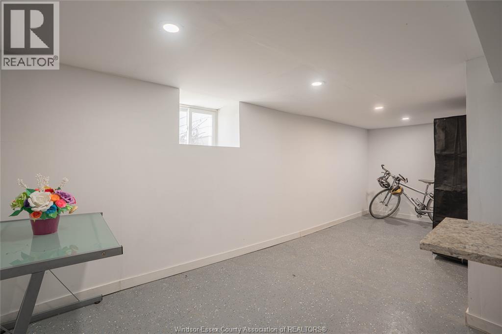 1345 Henry Ford, Windsor, ON - Indoor