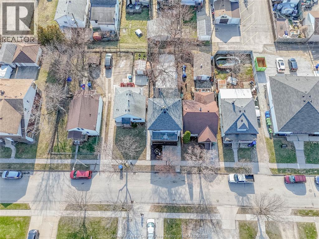 1345 Henry Ford, Windsor, ON -