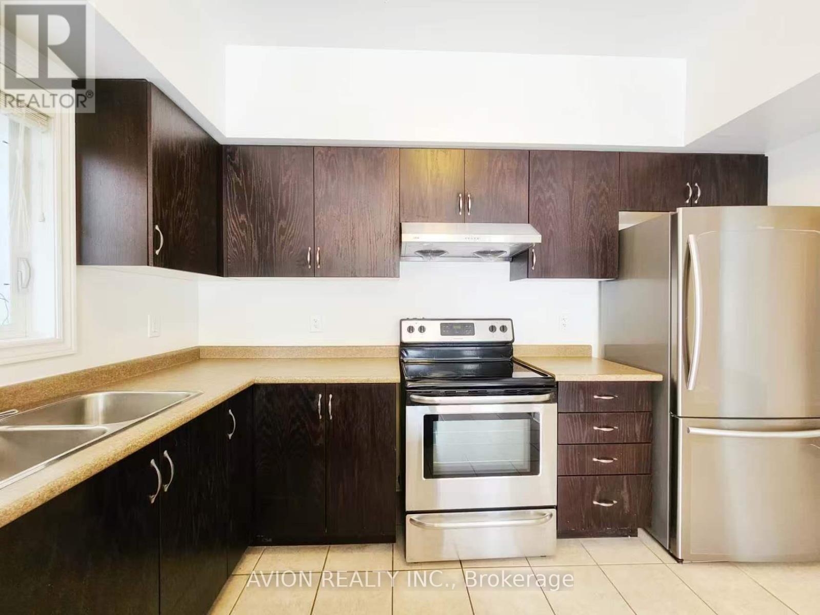72 Eakin Mill Road, Markham, ON - Indoor Photo Showing Kitchen With Double Sink
