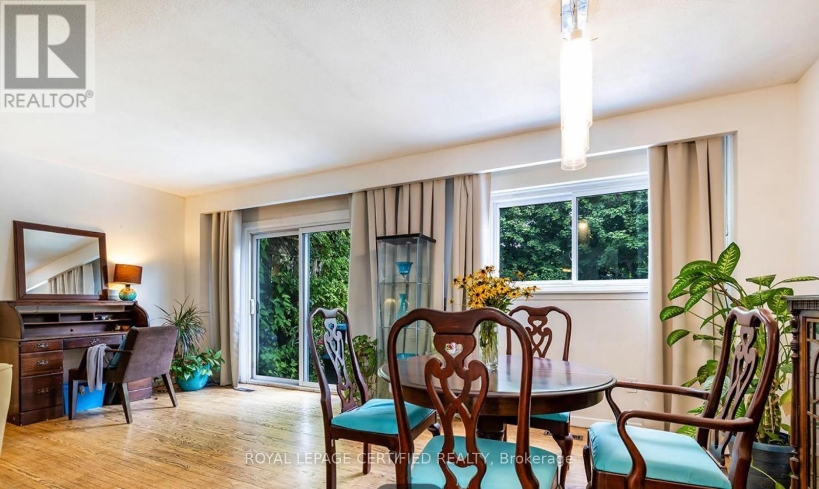 6872 Darcel Avenue, Mississauga, ON - Indoor Photo Showing Dining Room
