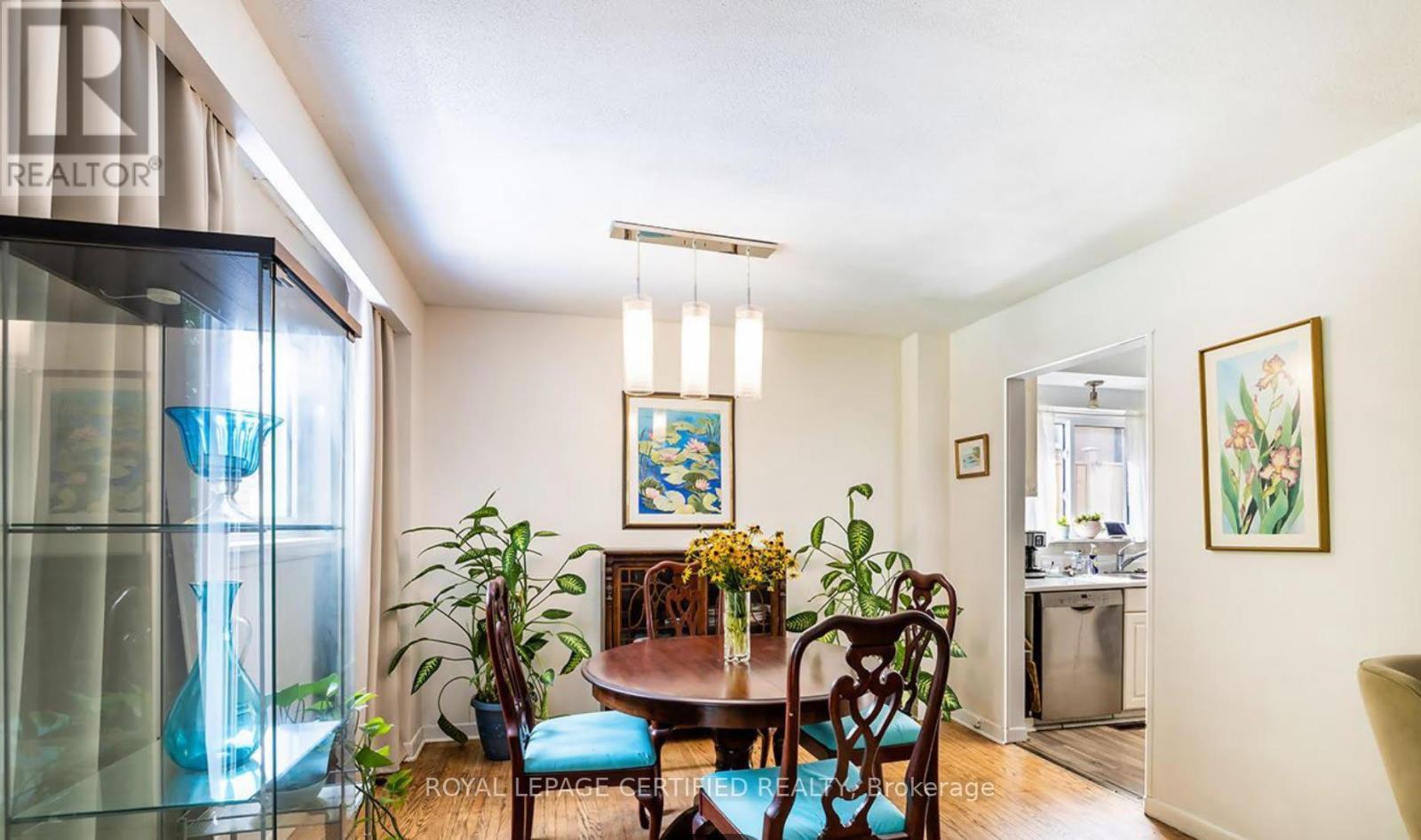 6872 Darcel Avenue, Mississauga, ON - Indoor Photo Showing Dining Room