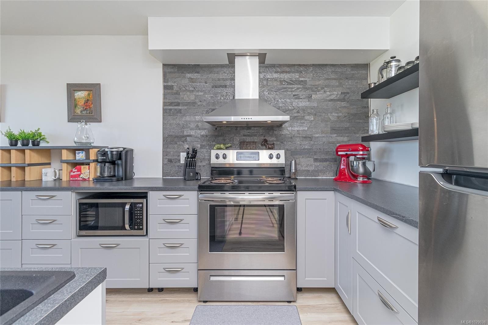 107-9916 Daniel St, Chemainus, BC - Indoor Photo Showing Kitchen
