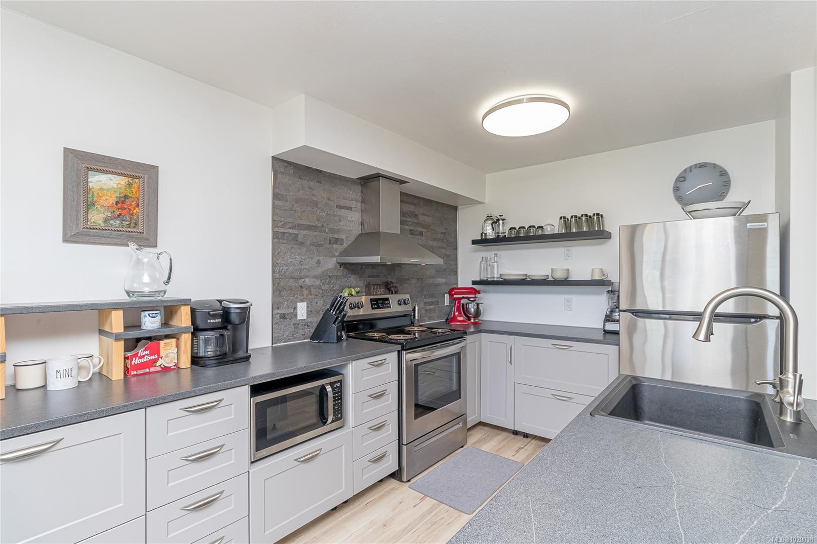 107-9916 Daniel St, Chemainus, BC - Indoor Photo Showing Kitchen