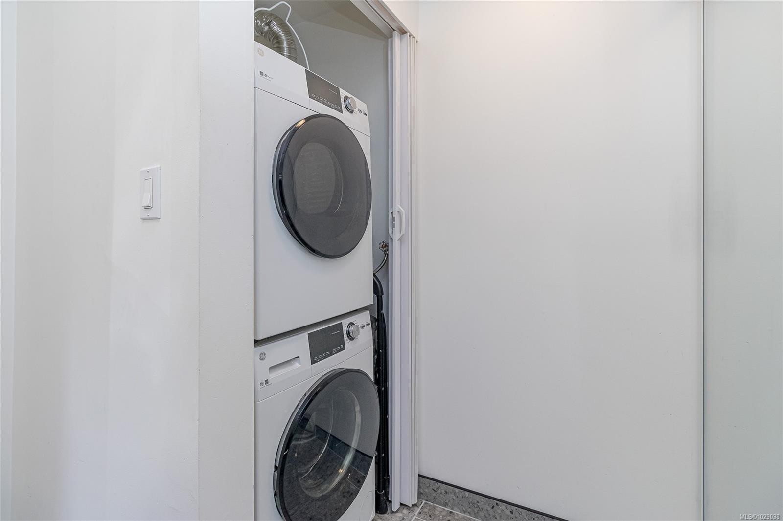 107-9916 Daniel St, Chemainus, BC - Indoor Photo Showing Laundry Room