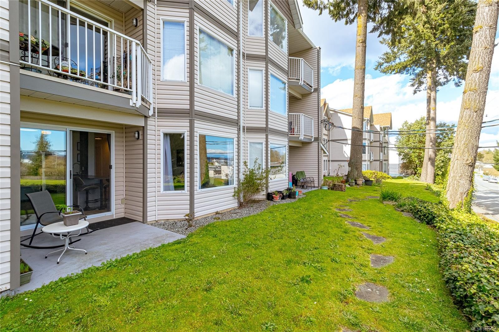 107-9916 Daniel St, Chemainus, BC - Outdoor