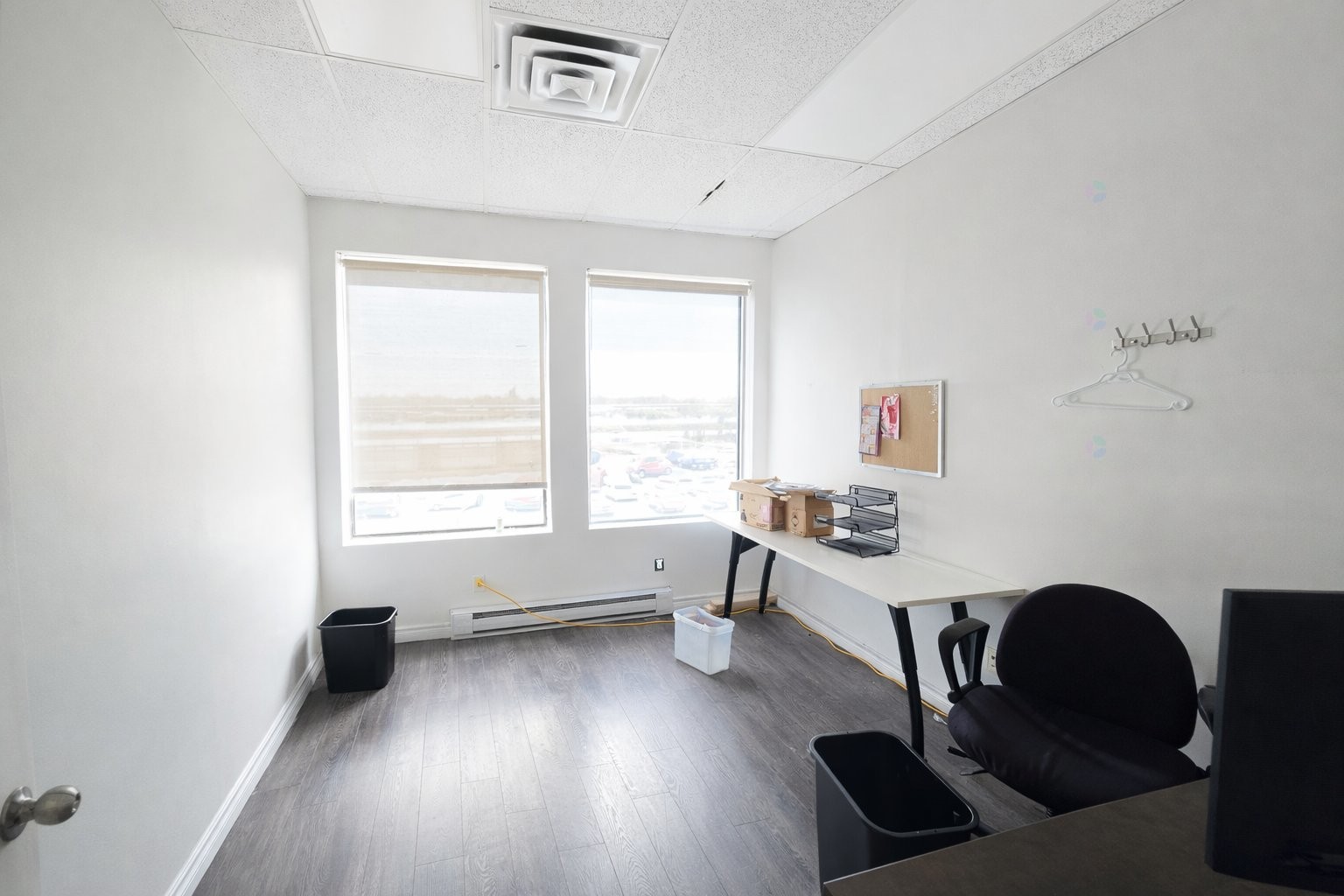 Bureau - 230-1527 Desserte Nord Laval (A-440) O., Laval (Chomedey), QC - Indoor