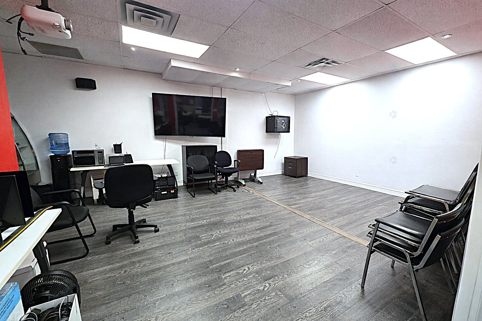 Salle de conférence - 230-1527 Desserte Nord Laval (A-440) O., Laval (Chomedey), QC - Indoor