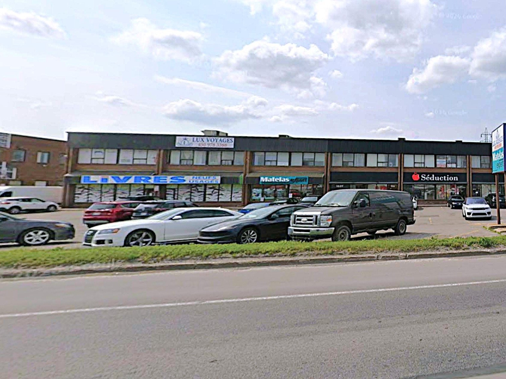 Façade - 230-1527 Desserte Nord Laval (A-440) O., Laval (Chomedey), QC - Outdoor