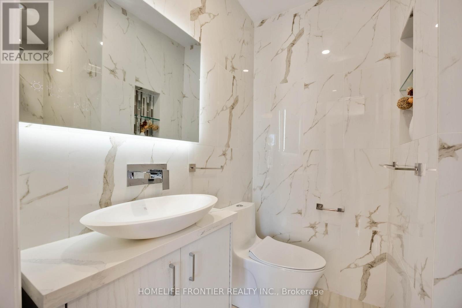 26 Barnstone Drive, Markham, ON - Indoor Photo Showing Bathroom