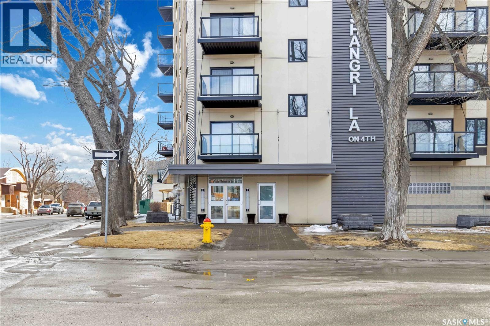 801 550 4Th Avenue N, Saskatoon, SK - Outdoor With Facade