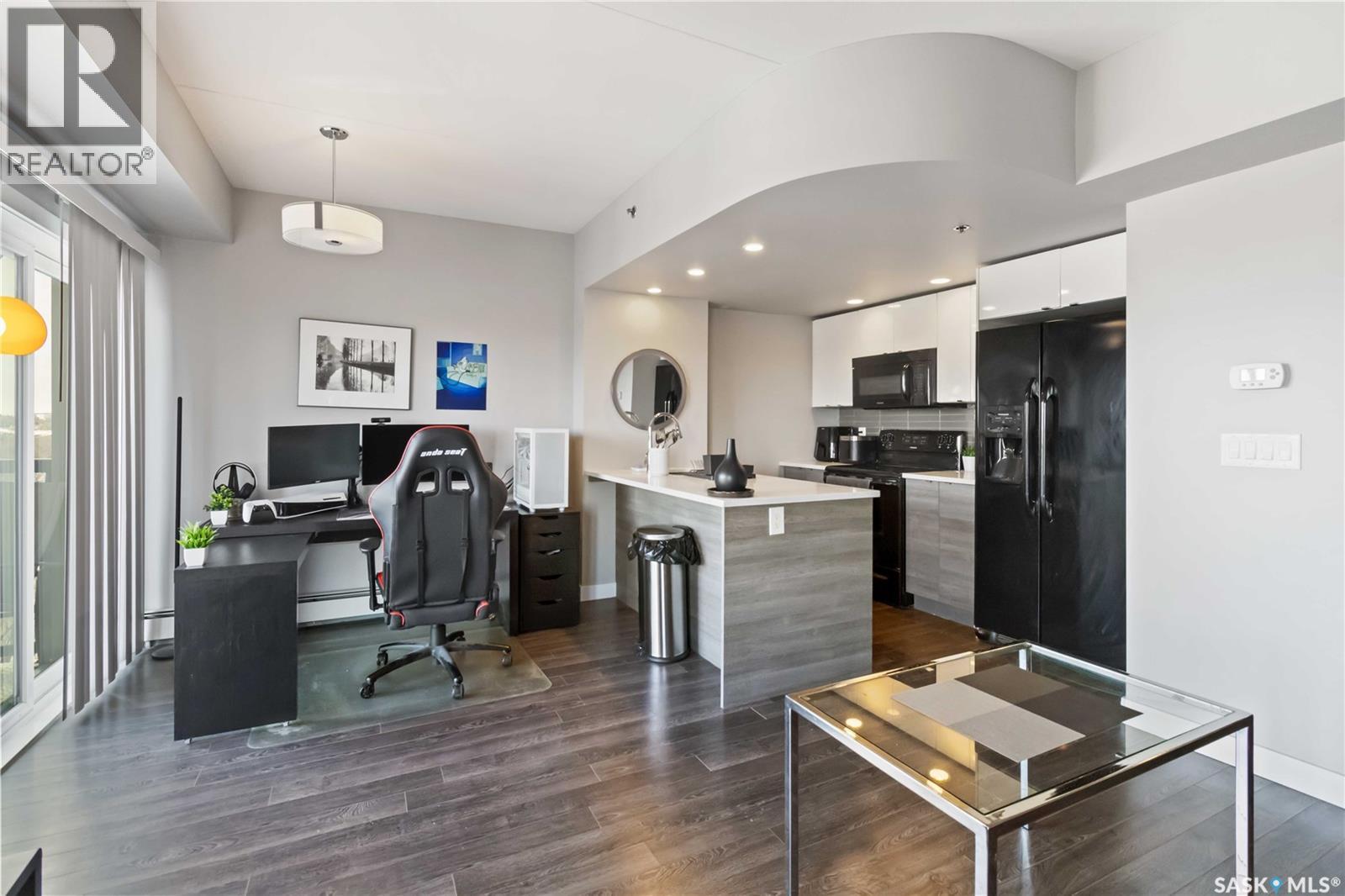 801 550 4Th Avenue N, Saskatoon, SK - Indoor