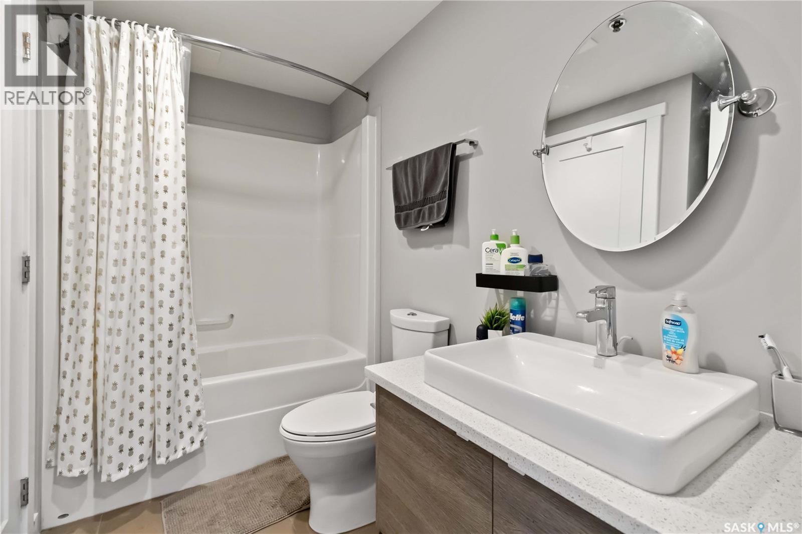 801 550 4Th Avenue N, Saskatoon, SK - Indoor Photo Showing Bathroom