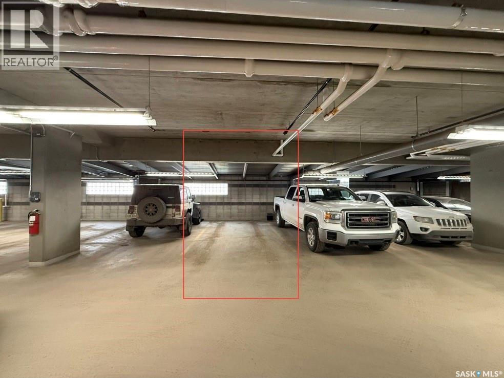 801 550 4Th Avenue N, Saskatoon, SK - Indoor Photo Showing Garage