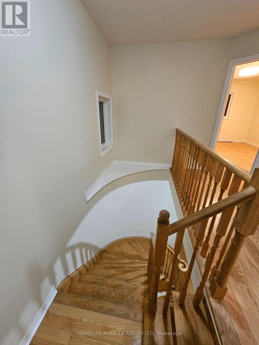 868 Oasis Drive, Mississauga, ON - Indoor Photo Showing Other Room