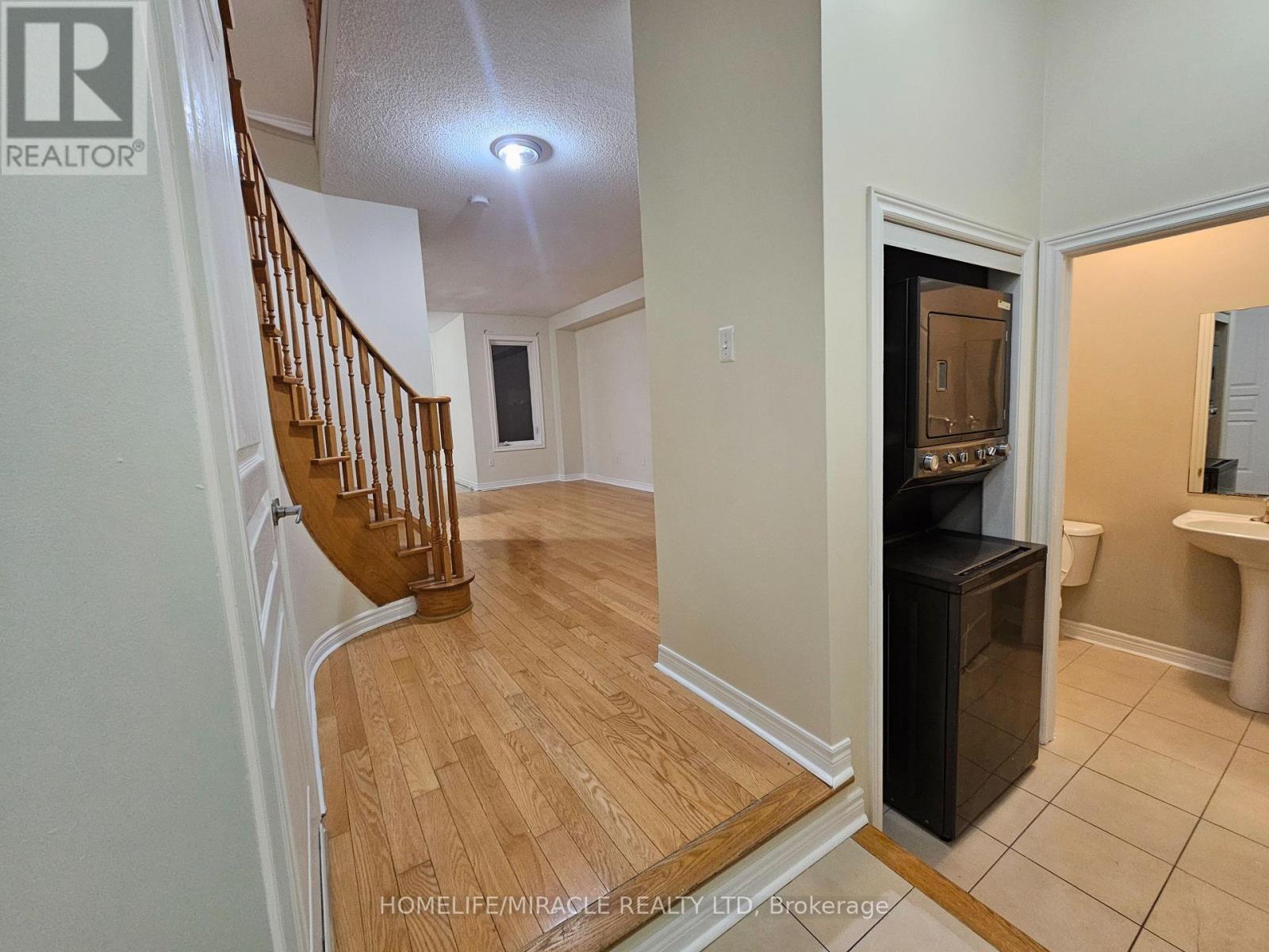 868 Oasis Drive, Mississauga, ON - Indoor Photo Showing Other Room