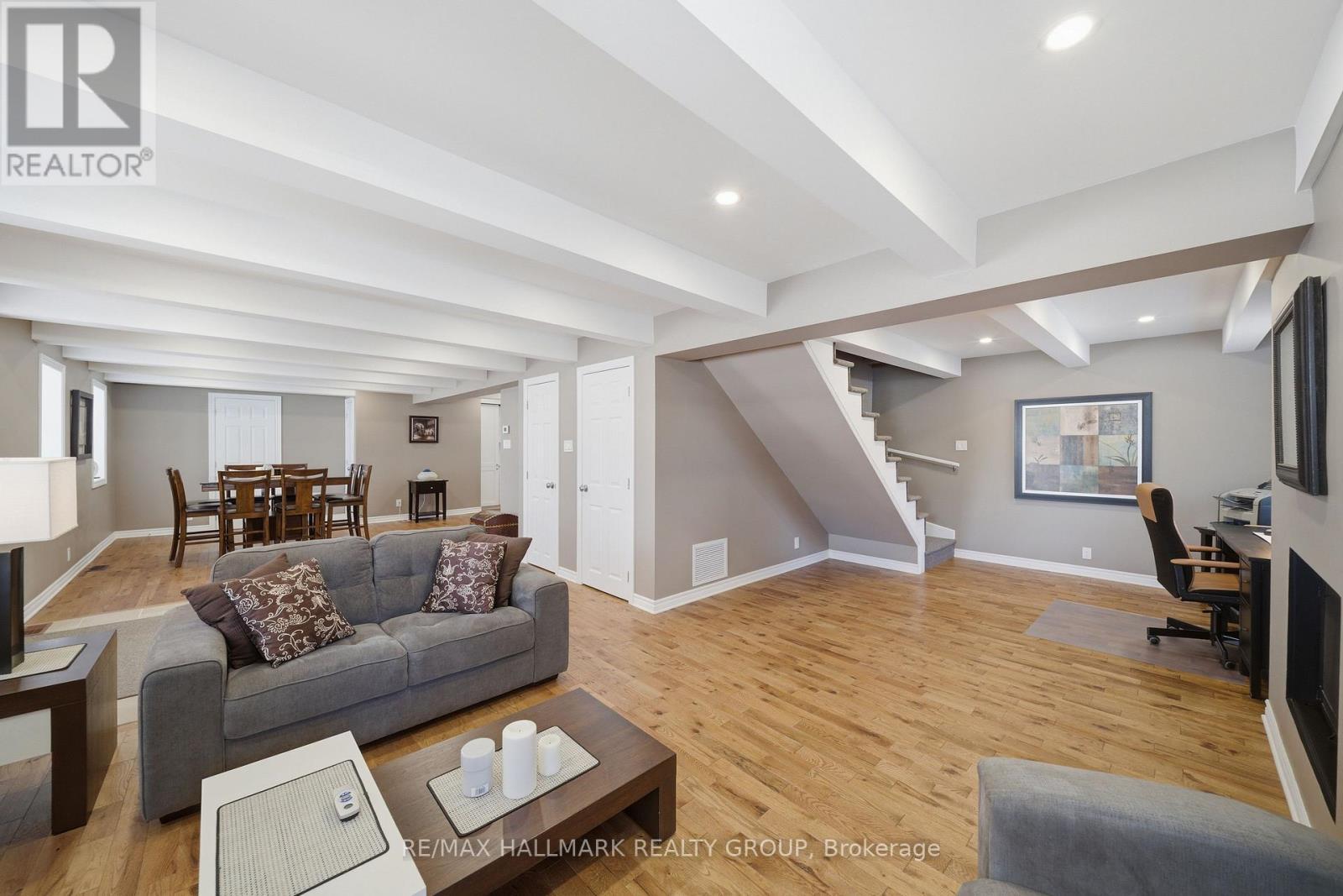 4968 Highway 34 Highway, Champlain, ON - Indoor Photo Showing Living Room