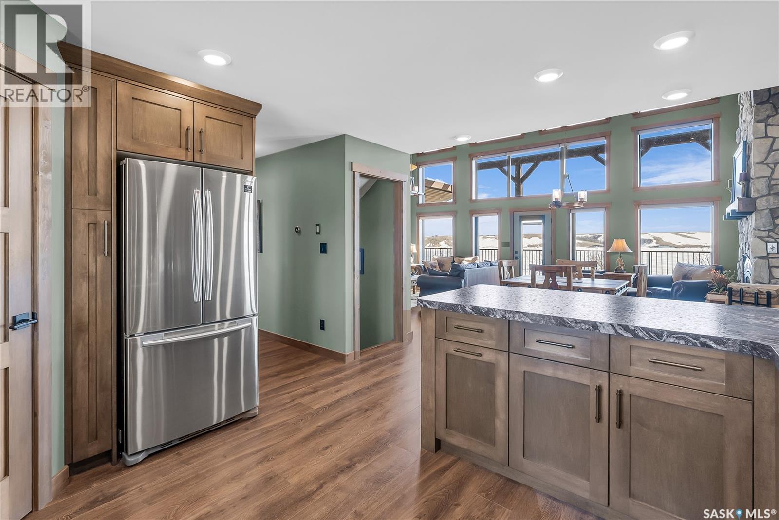 35 Grace Bay, Diefenbaker Lake, SK - Indoor Photo Showing Kitchen