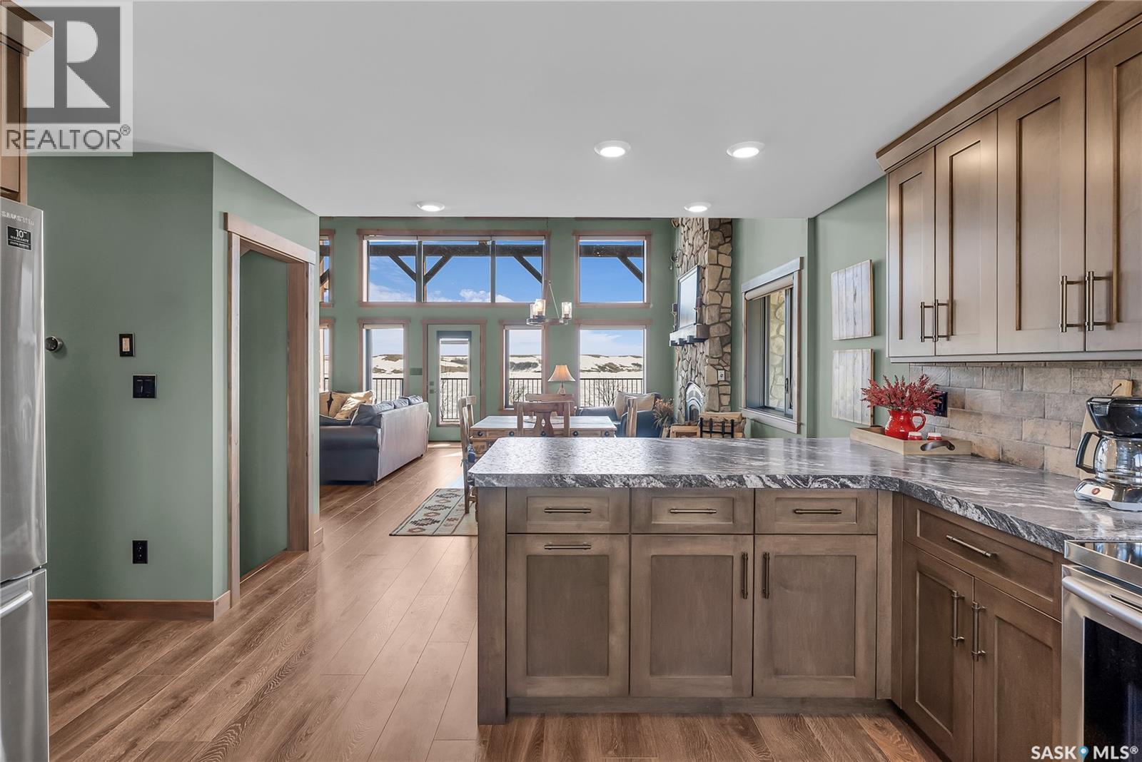35 Grace Bay, Diefenbaker Lake, SK - Indoor Photo Showing Kitchen