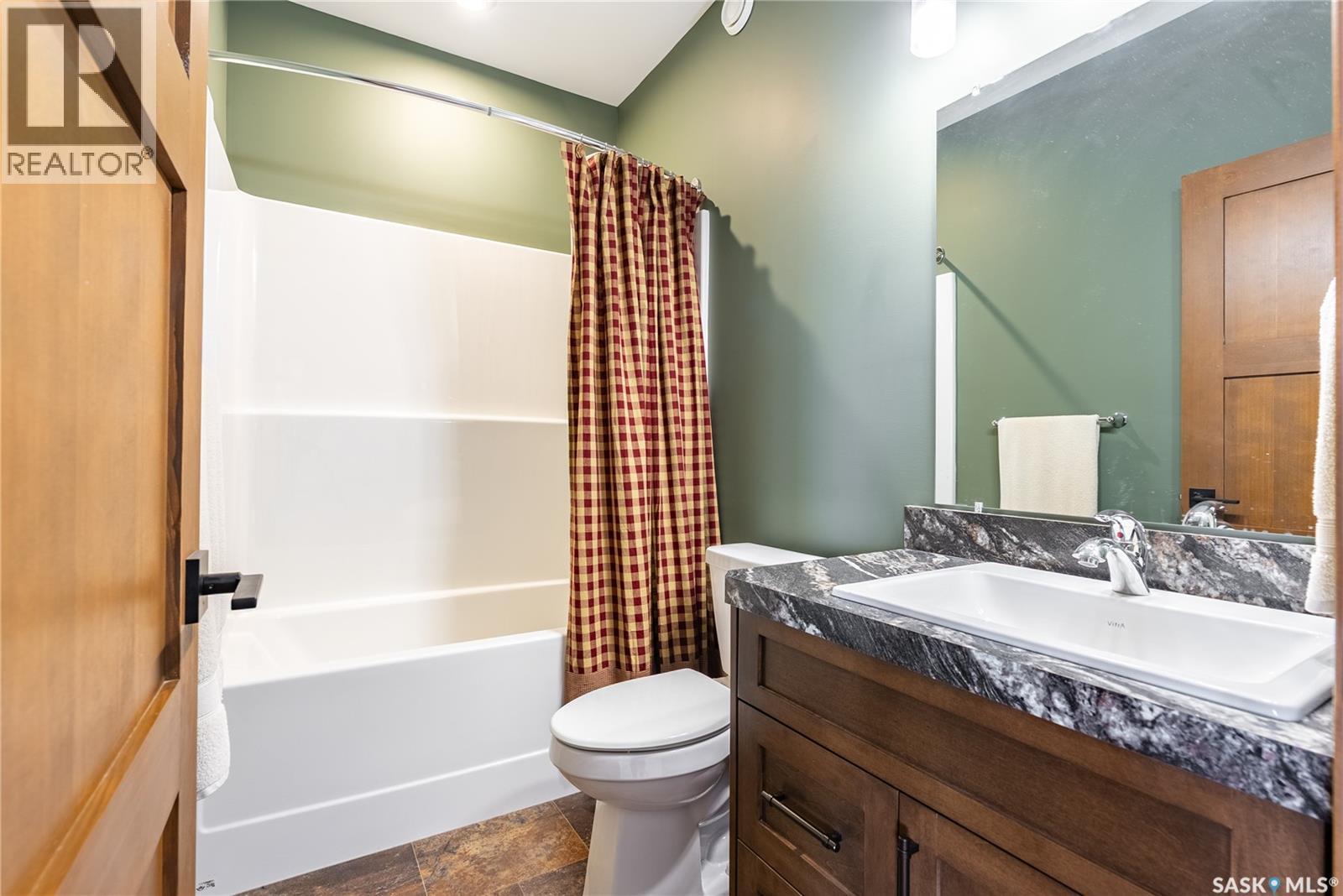 35 Grace Bay, Diefenbaker Lake, SK - Indoor Photo Showing Bathroom