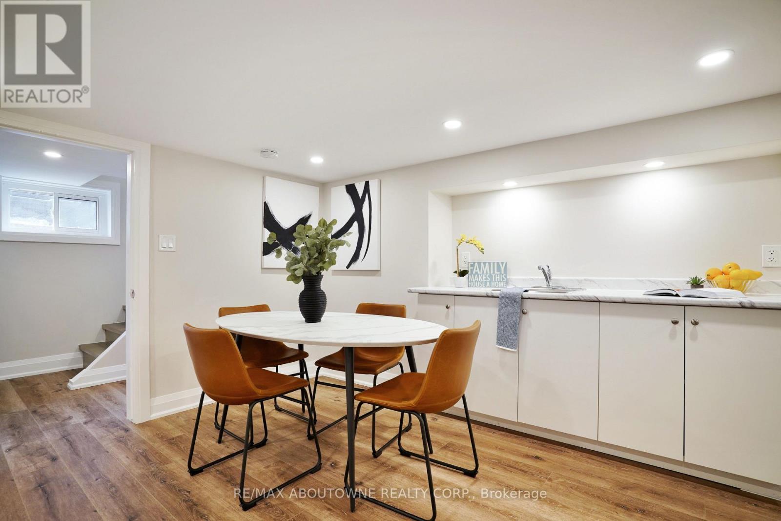 96 Mohawk Road E, Hamilton, ON - Indoor Photo Showing Other Room