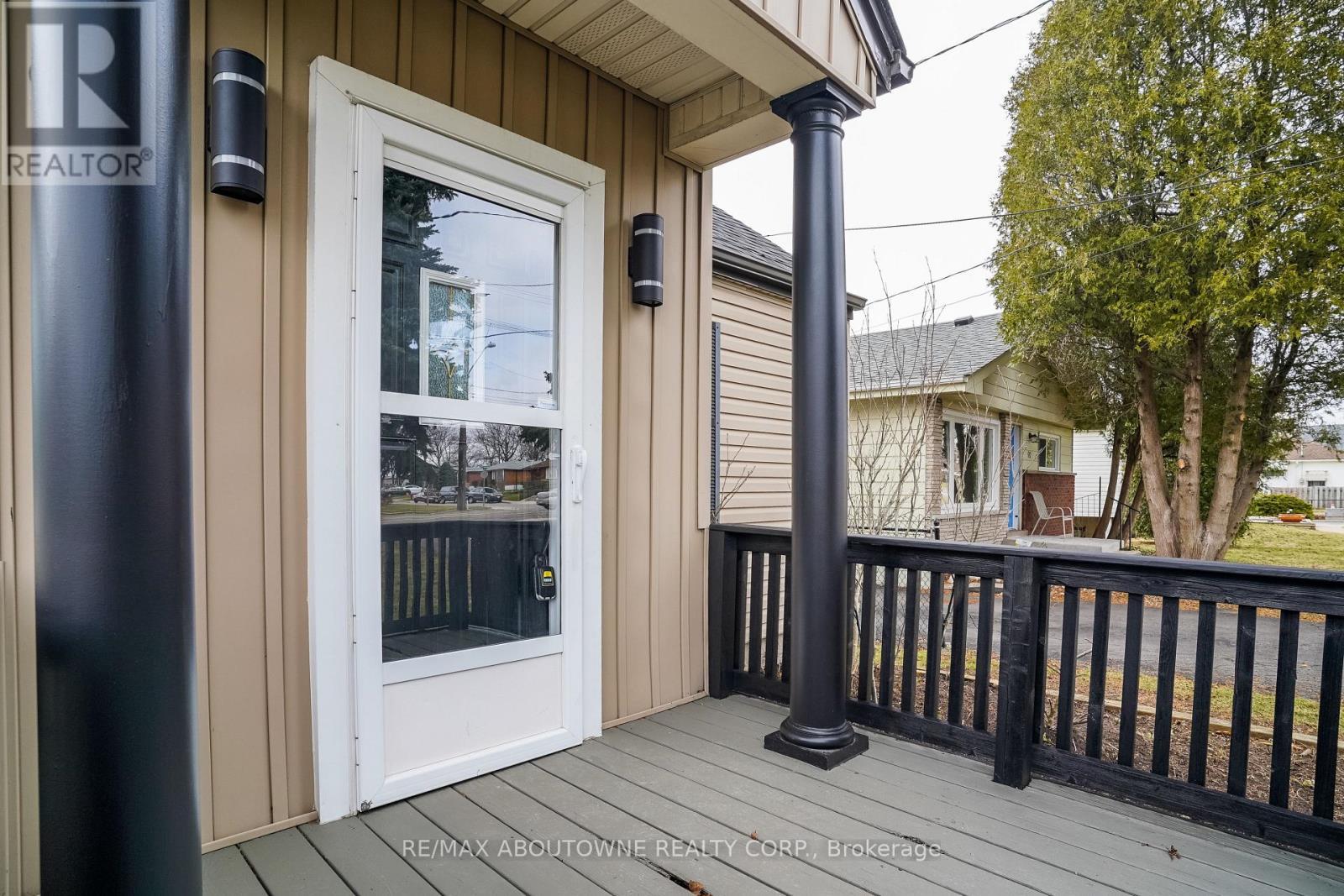 96 Mohawk Road E, Hamilton, ON - Outdoor With Deck Patio Veranda With Exterior