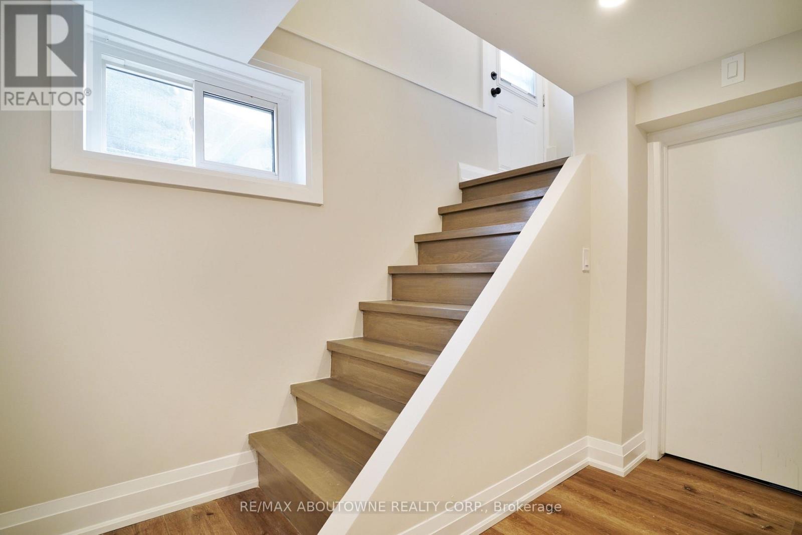 96 Mohawk Road E, Hamilton, ON - Indoor Photo Showing Other Room