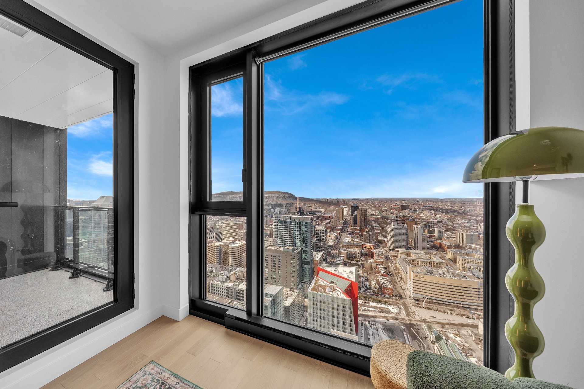 View - 5106-1245 Rue De Bleury, Montréal (Ville-Marie), QC - Photo Showing Other Room