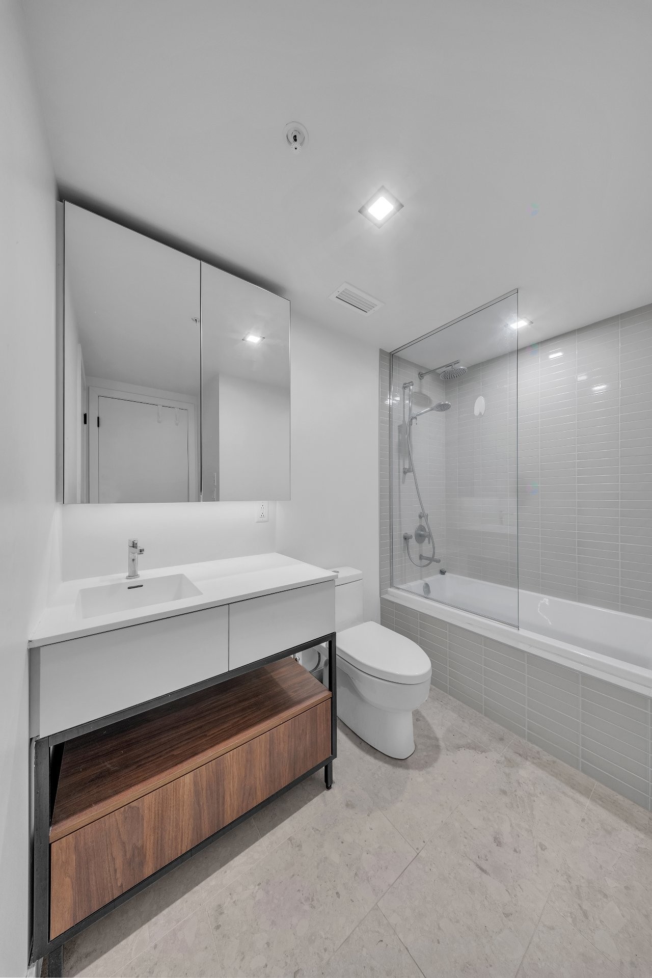 Bathroom - 5106-1245 Rue De Bleury, Montréal (Ville-Marie), QC - Indoor Photo Showing Bathroom