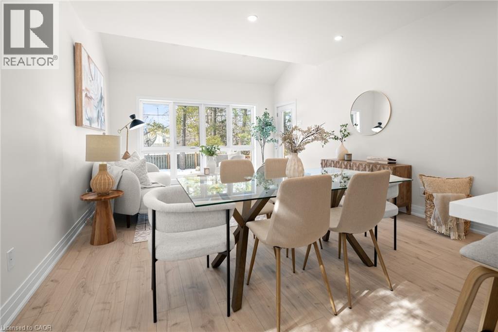 82 Chalmers Street N, Cambridge, ON - Indoor Photo Showing Dining Room