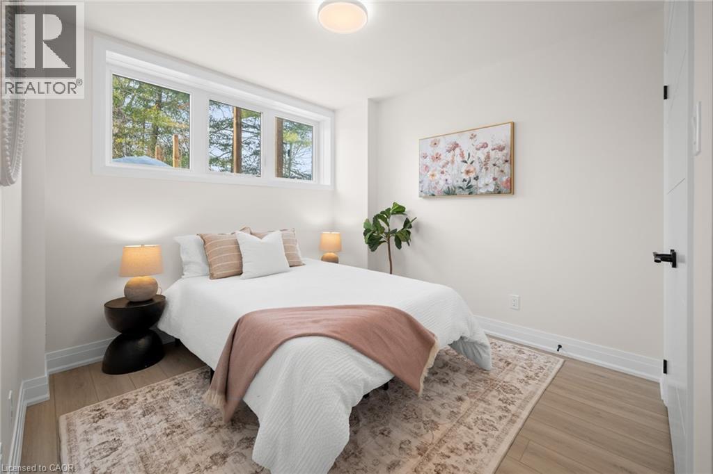 82 Chalmers Street N, Cambridge, ON - Indoor Photo Showing Bedroom