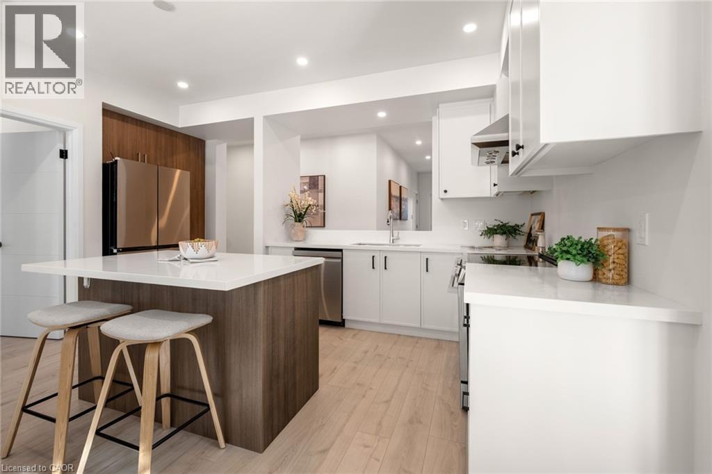 84 Chalmers Street N, Cambridge, ON - Indoor Photo Showing Kitchen With Upgraded Kitchen