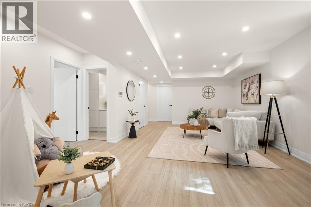 84 Chalmers Street N, Cambridge, ON - Indoor Photo Showing Other Room