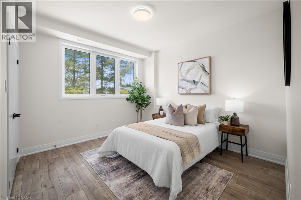84 Chalmers Street N, Cambridge, ON - Indoor Photo Showing Bedroom
