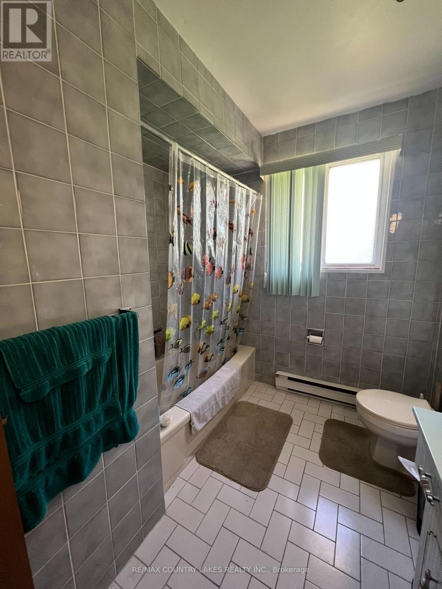 4Pc Bathroom - 4 Macpherson Crescent, Kawartha Lakes, ON - Indoor Photo Showing Bathroom