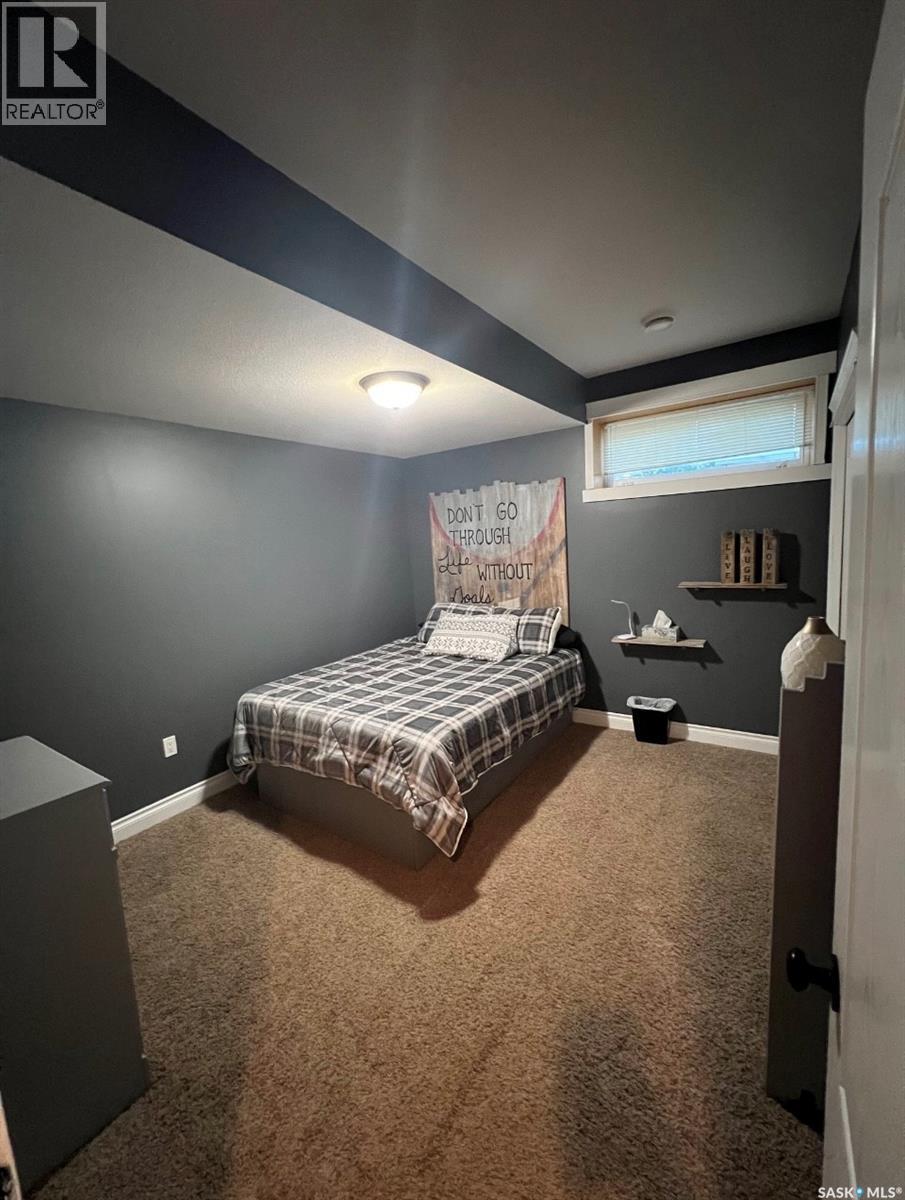 4 Ross Drive, Yorkton, SK - Indoor Photo Showing Bedroom